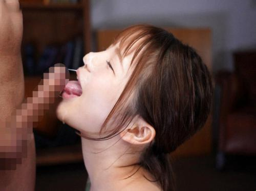 Belle fille et médecin pervers