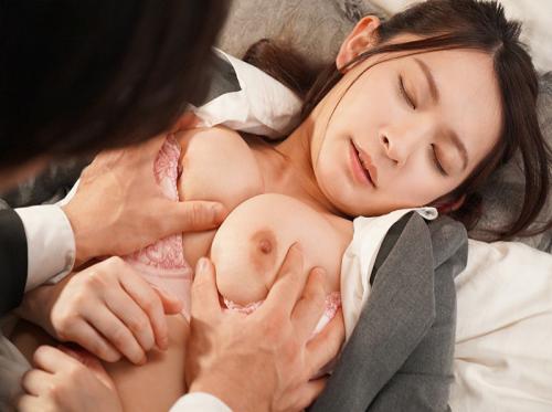 상사와 출장을 가다가 밤새도록 좆됐어